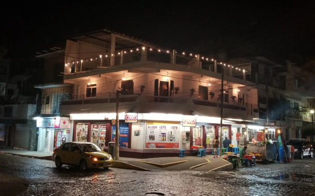 Vela Lounge & Hostel PV