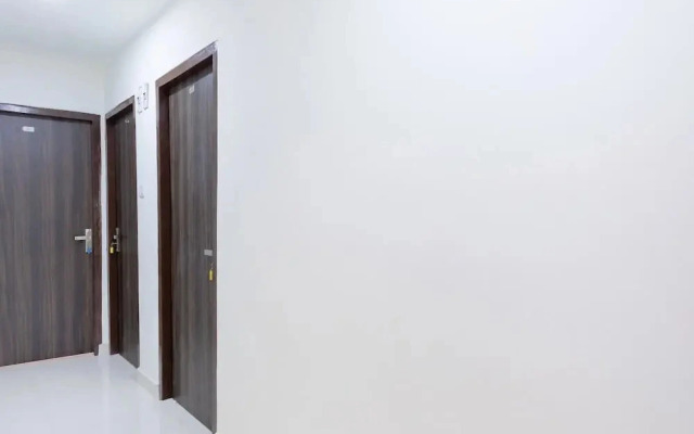 Hotel Cherry Wood by OYO Rooms