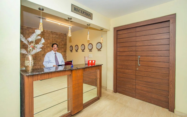 OYO 18923 Mel's Regency