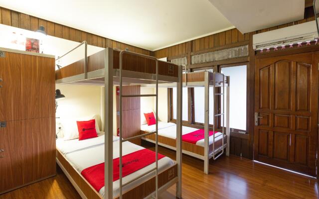 RedDoorz Hostel @ Dago 2
