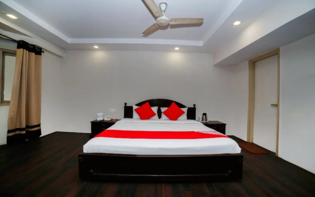 Hotel Shelter by OYO Rooms