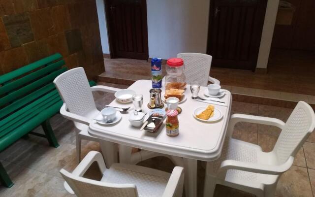 Gondolas Holiday Lanka