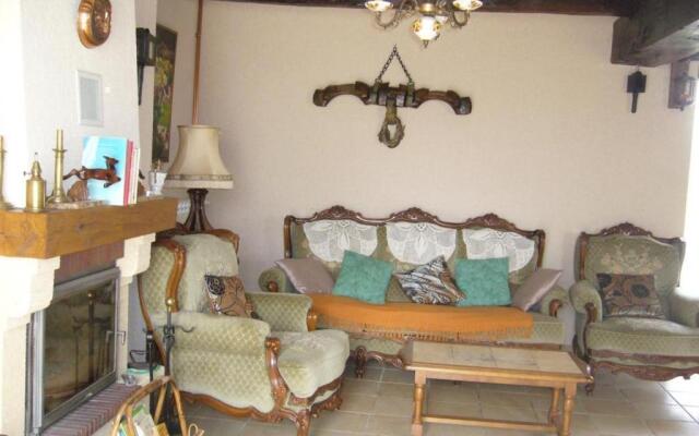 Gîte Verneix, 4 pièces, 6 personnes - FR-1-489-83