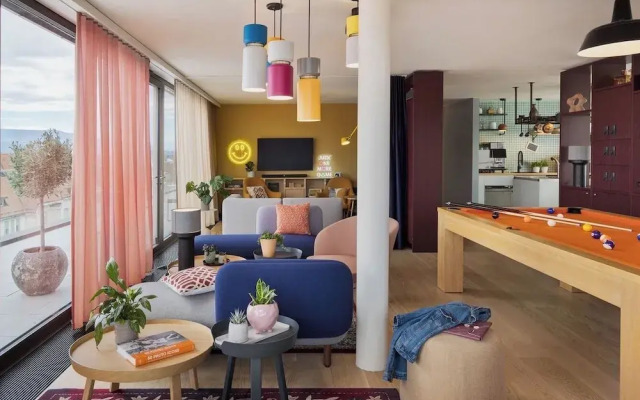 Stay KooooK Geneva City – Online Check In