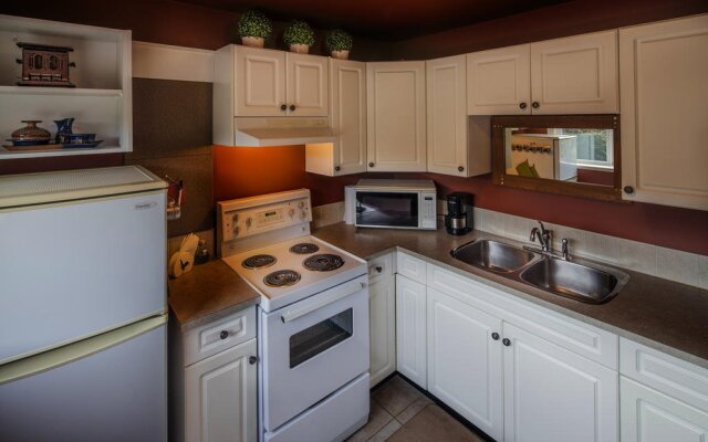 A Boutique Artful Suite