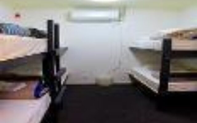 Eagles Nest Backpackers
