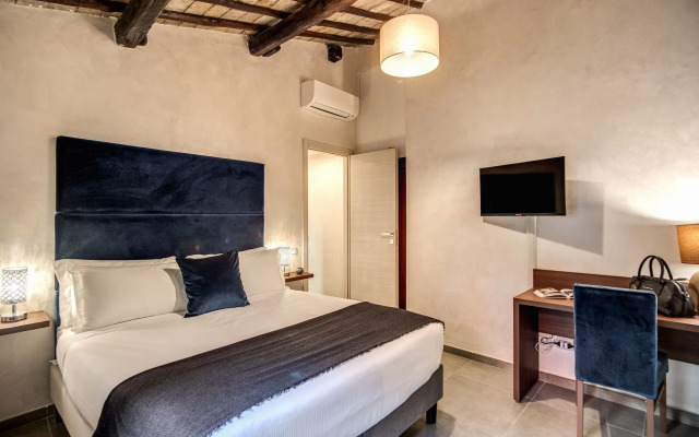 Tritone Top House