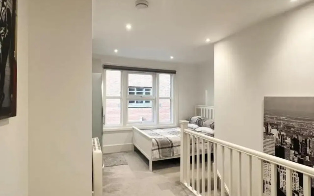 Spacious1br-6guests-walktoshops-fastwifi
