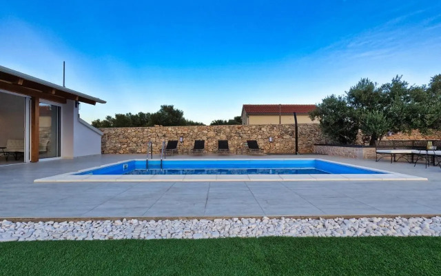 Villa 195