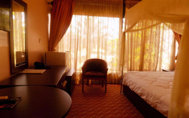 Entebbe Travelle'rs Inn