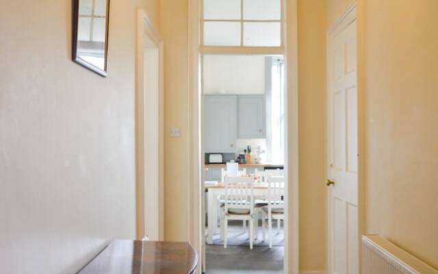 2 Bedroom Apartment in Edinburgh New Town