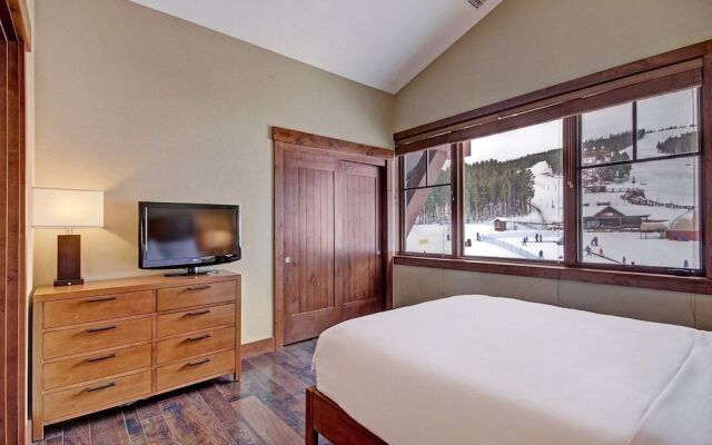 One Ski Hill Place S8501