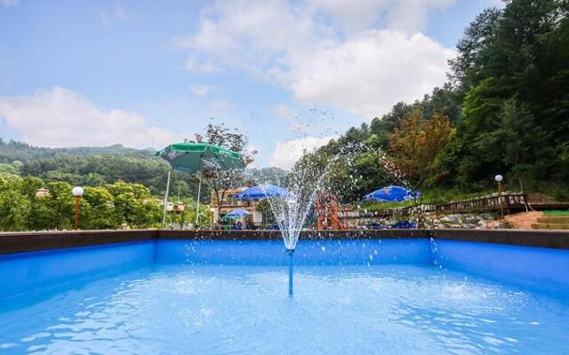 Yangpyeong Lodge House Pension (Pets Friendly)