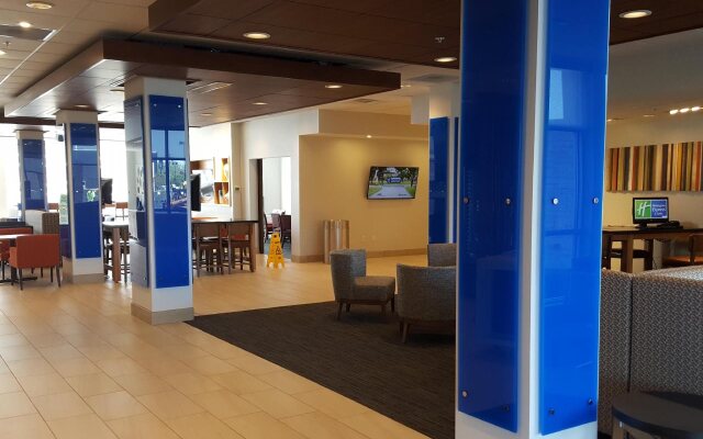 Holiday Inn Express & Suites Toledo West by IHG