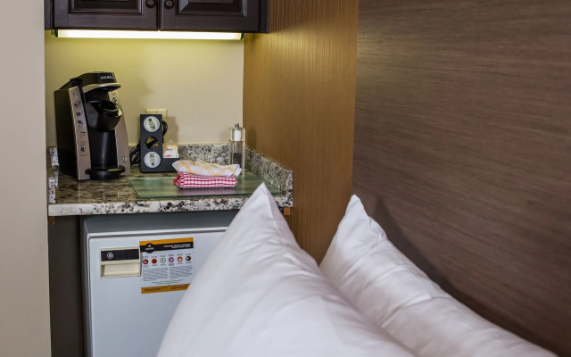 Holiday Inn Express and Suites Tremblant by IHG