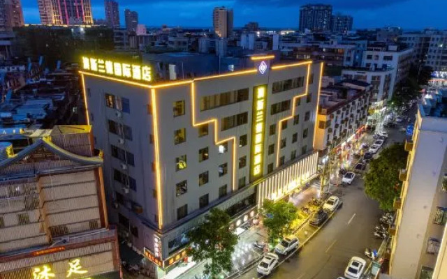 Ausland International Hotel