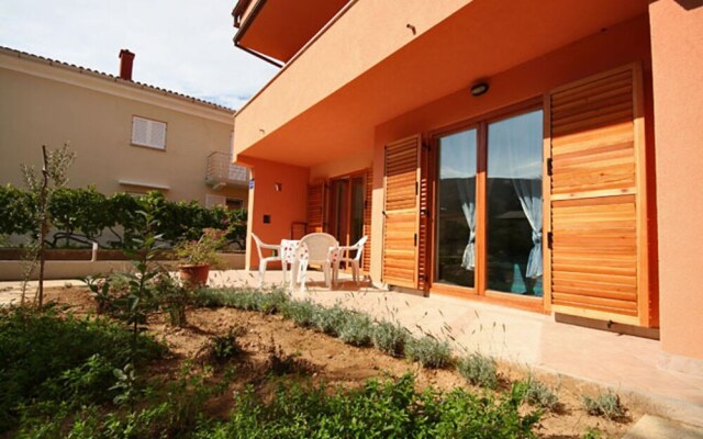 Barbalić Dario Apartment 1 with garden terrace