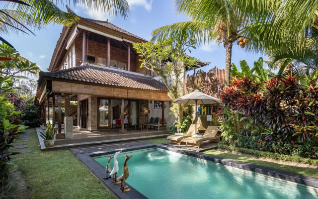 Candy Villa by Pramana Villas