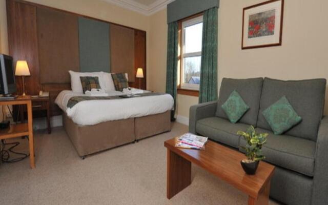 Poppies Hotel