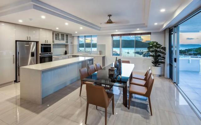 Yacht Harbour Tower 2