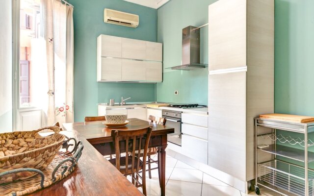 Classic Marconi Apartment by Wonderful Italy