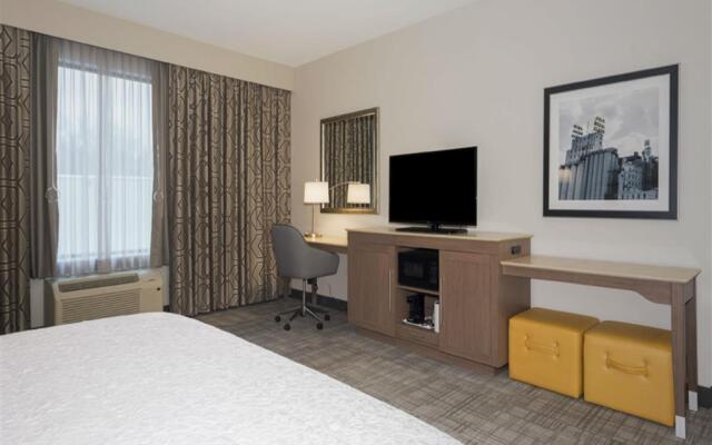 Hampton Inn & Suites Minneapolis / Downtown