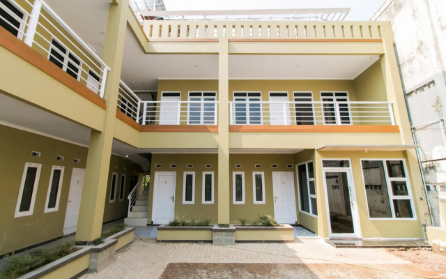 OYO 1078 Fakhira Residence