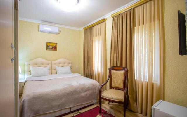 HOTEL VLADi