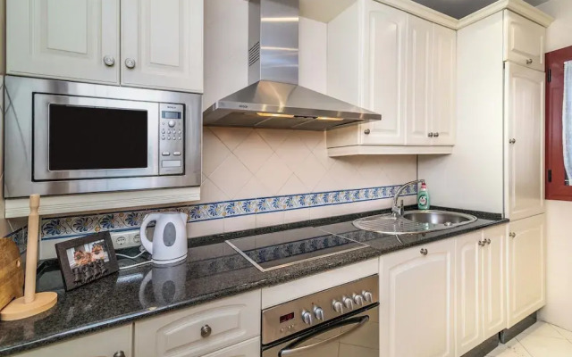 Luxury 2-bed Apartment in Elviria W/pool