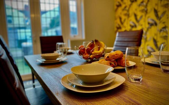 Captivating 4-bed Hot Tub House in Blackpool