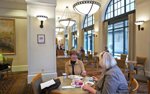 Hampton Inn & Suites Atlanta-Downtown
