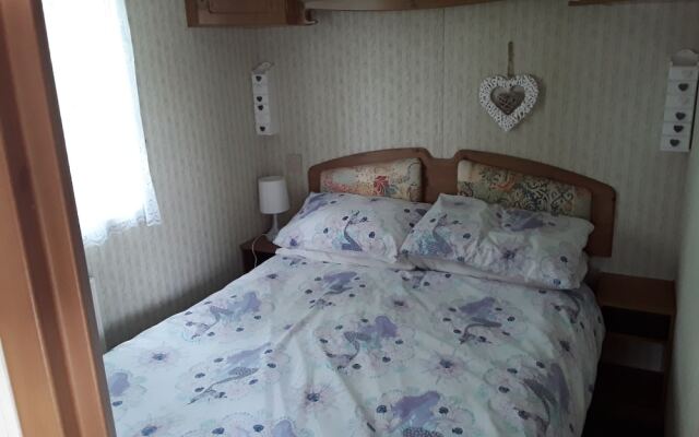 3 bed Caravan Suzie 1,10 Mins From Beach Suzie 1