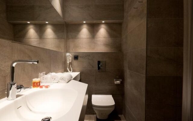 Hotel Chi