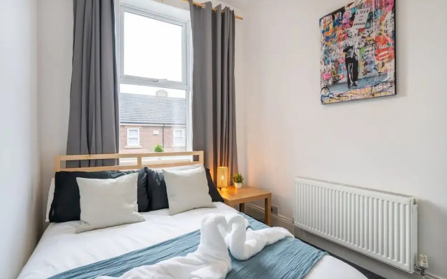 4bedrooms-3bath-9beds-wallsend