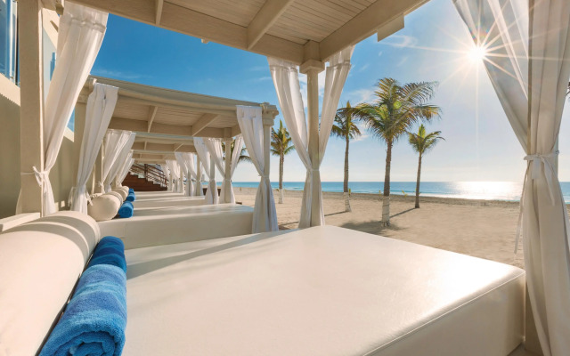 Wyndham Alltra Cancun All Inclusive Resort