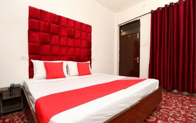 OYO 24066 Hotel Rr Villa