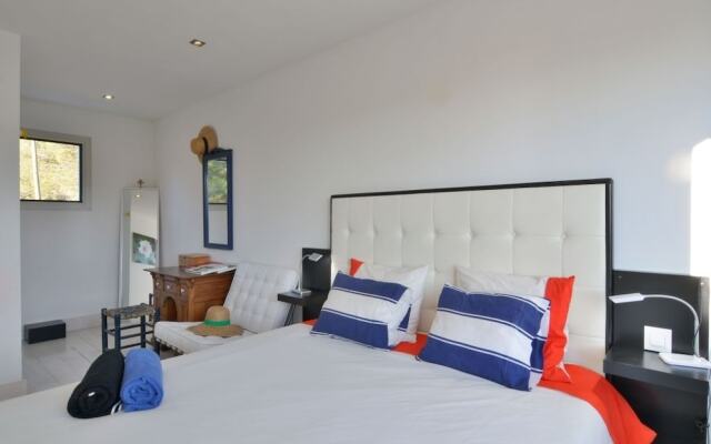 Unique Modern Villa with very pool