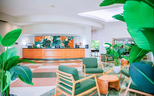 Cairns Harbourside Hotel