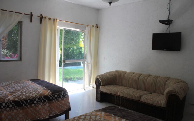 Hotel Teques Inn