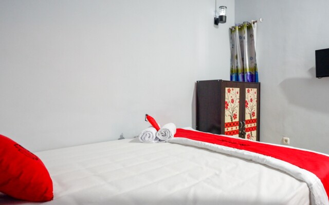 RedDoorz @ Hotel Grand Aulia Majene