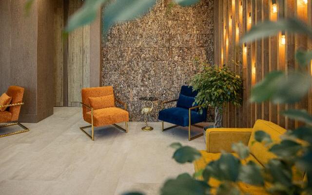 Kanopian Penthouse Hotel