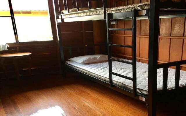 Nine House - Hostel