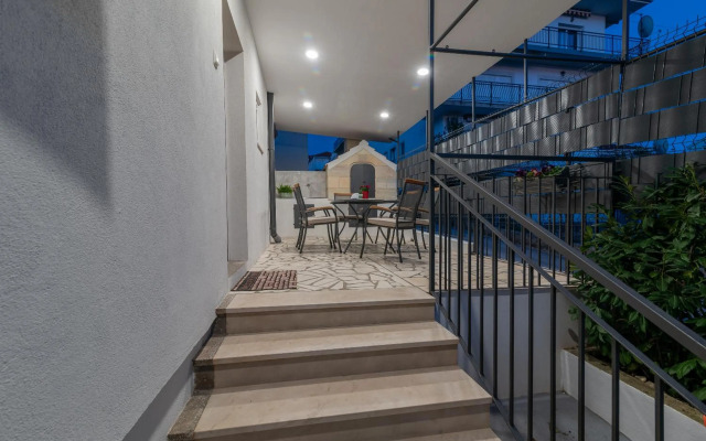 Apartment Radić-perfect location for summer activities