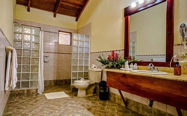 Jaco Hotel Docelunas