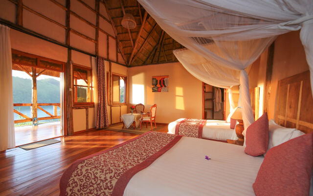 Crater Safari Lodge