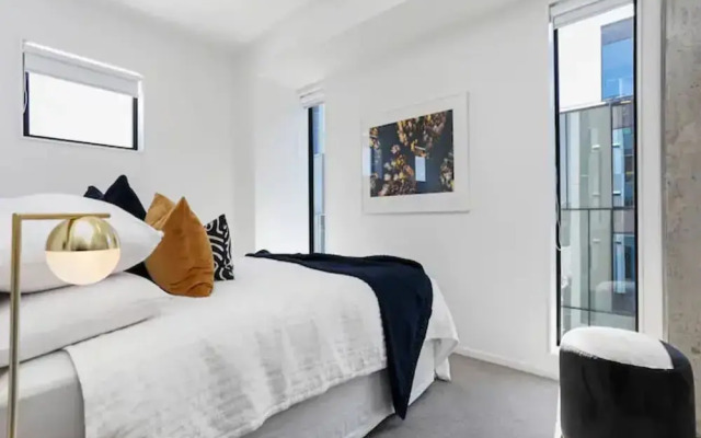 Stunning Modern Two Bedroom - Perfect Location!