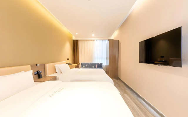 Qingmu Select Hotel (Shanghai Railway Station Zhongxing Road Metro Station)