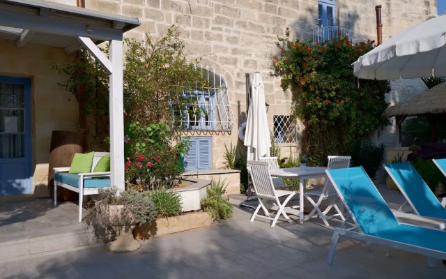 Village Knights Accommodation