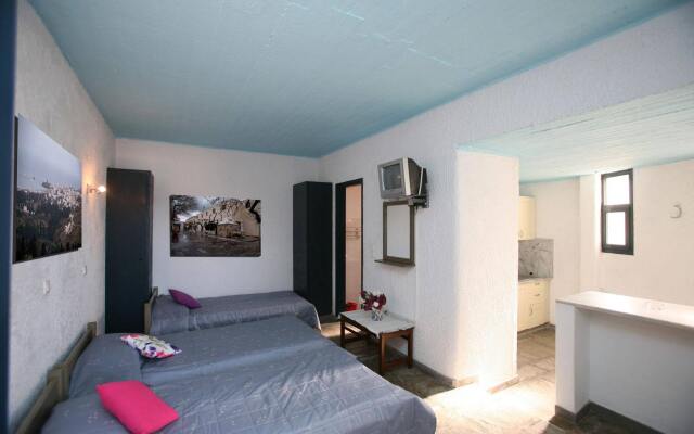 St George Studios Apartments