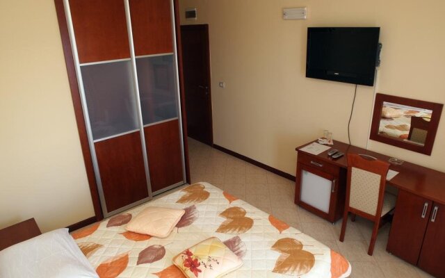 Hotel R